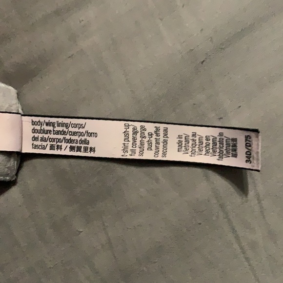 Victoria’s Secret push up bra - Picture 3 of 3